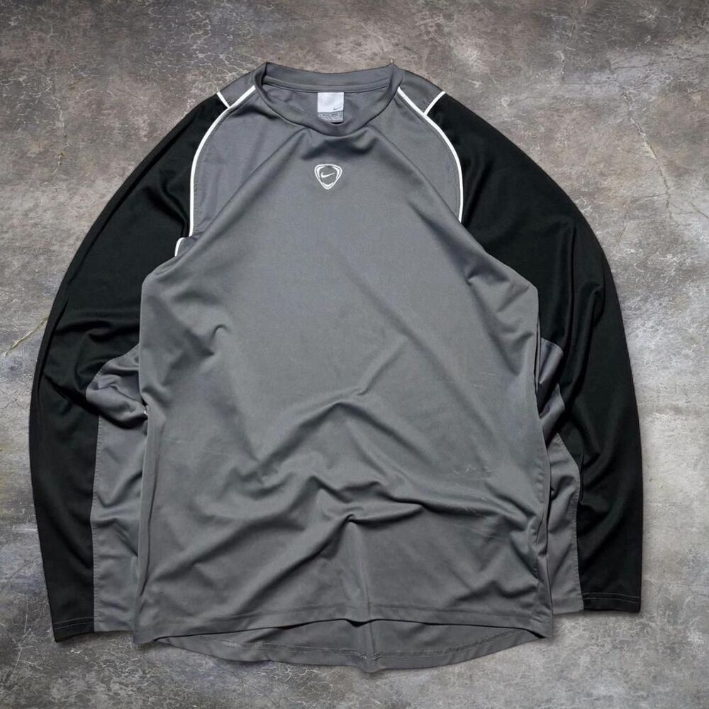 Vintage Nike Total 90 Soccer Jersey Mens Small Gray Long Sleeve Center Swoosh